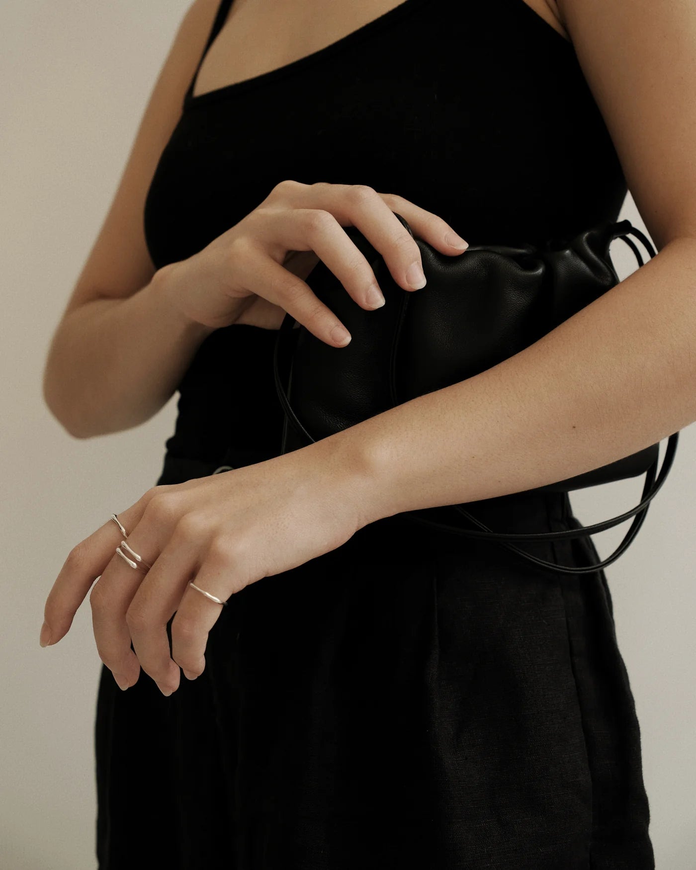 DEA銀色流線纖細戒指