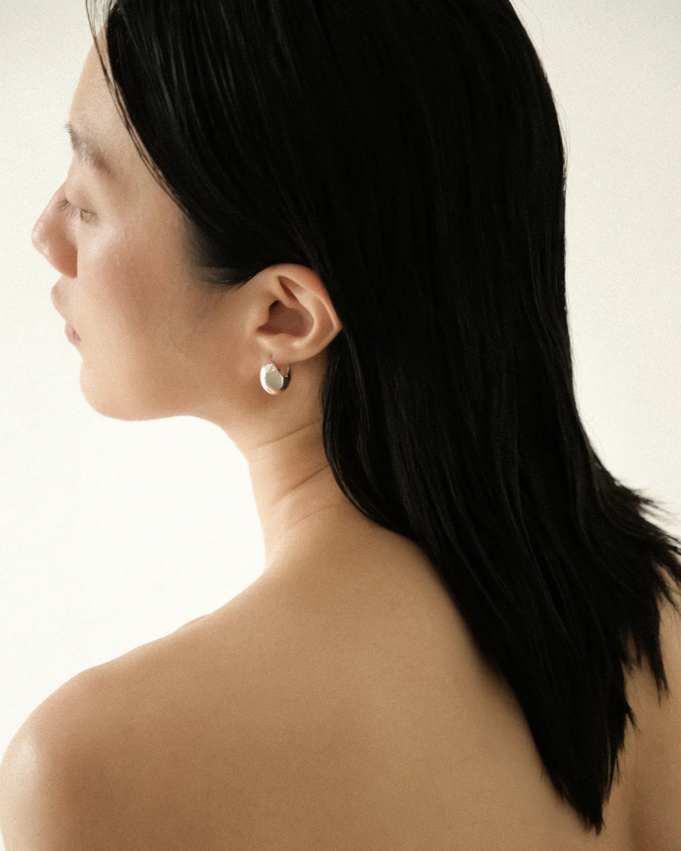 OPHÉA銀色卵石圓頂耳環