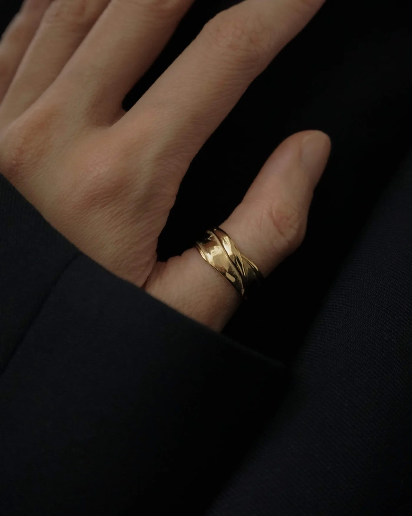 LUTZA銀色扭轉式開口戒指