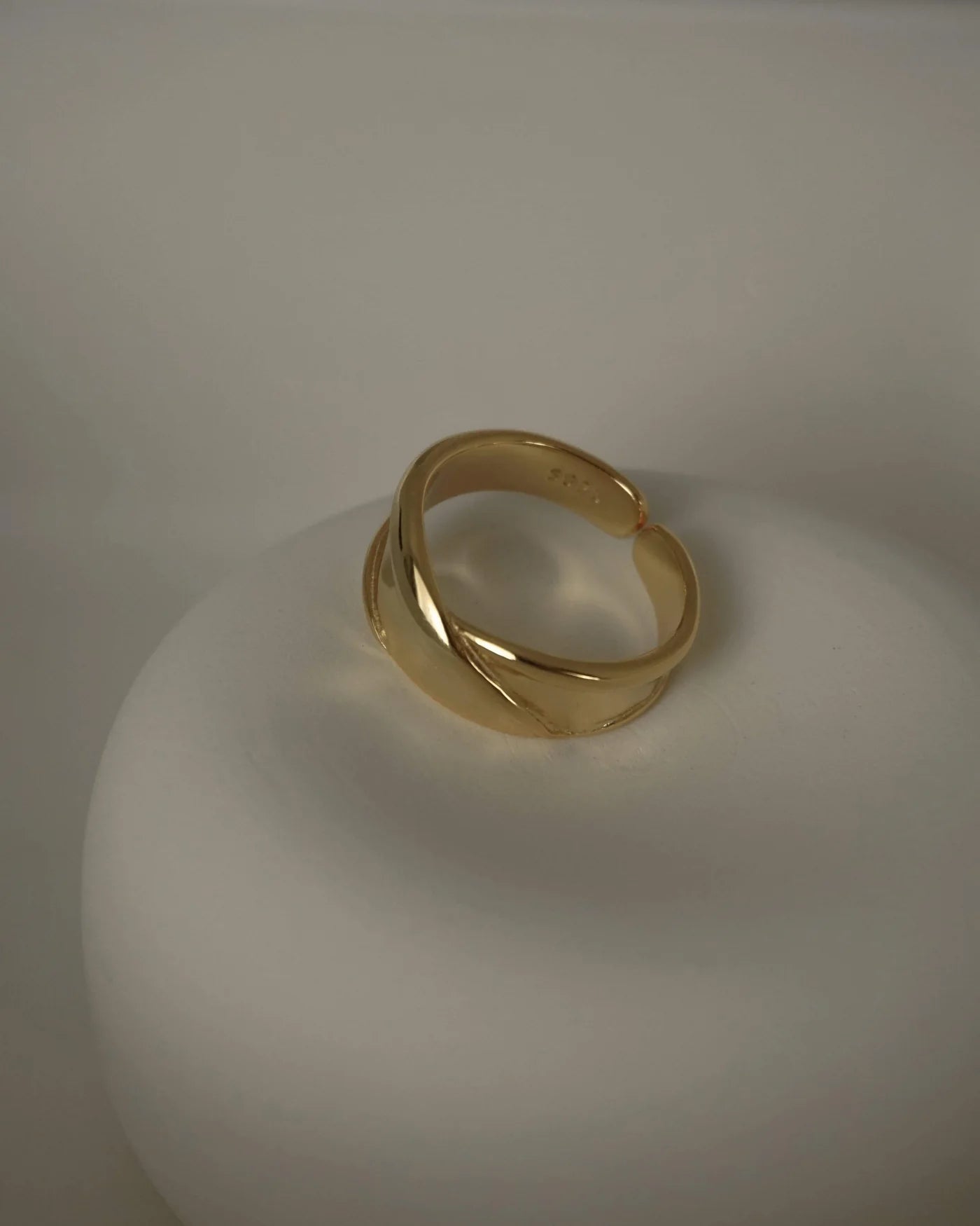 LUTZA金色扭轉式開口戒指